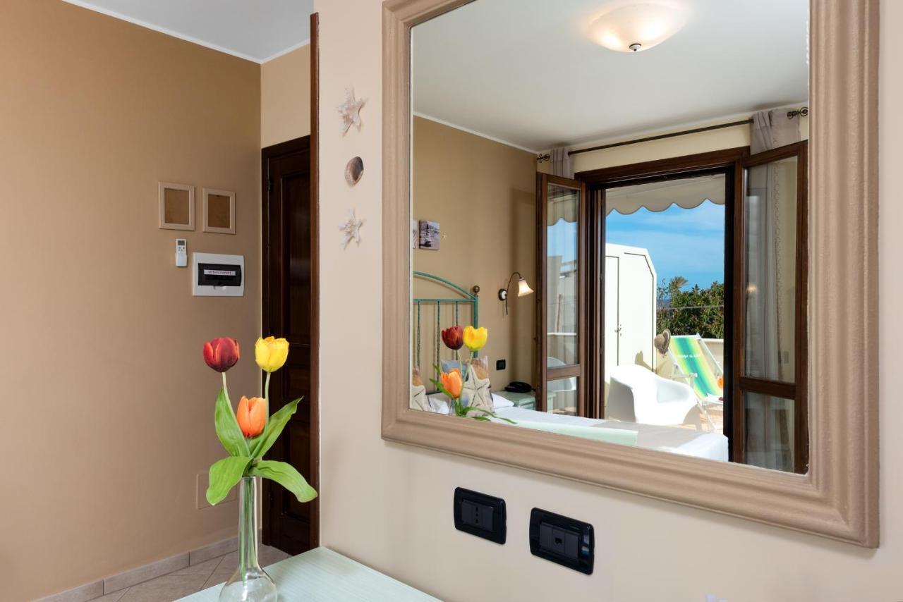 Baia Di Venere Hotel 2*